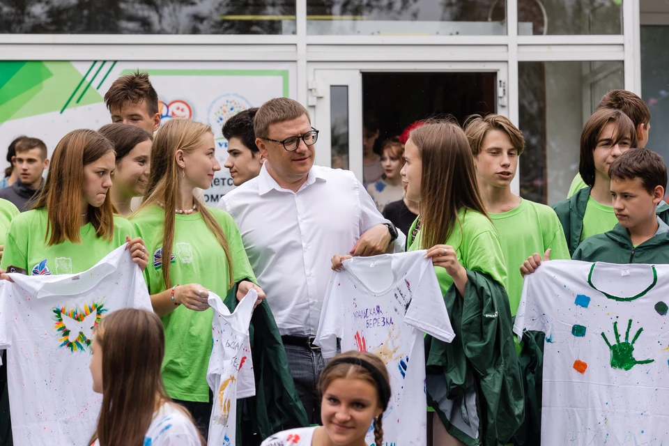 Алексей Текслер призвал детей из ДНР быть на связи со сверстниками из Челябинска
