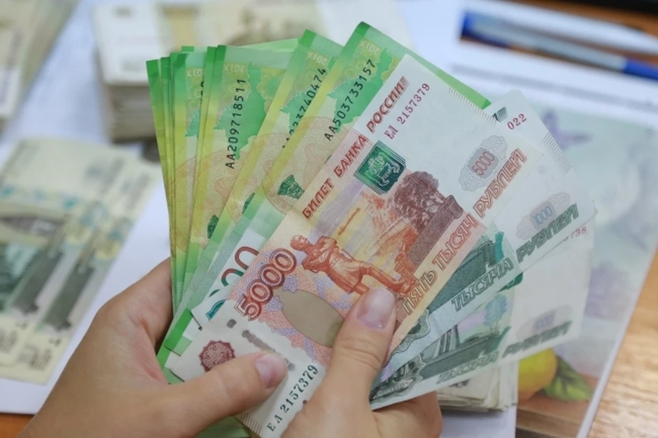 В Томске нашли 24 фальшивые купюры.