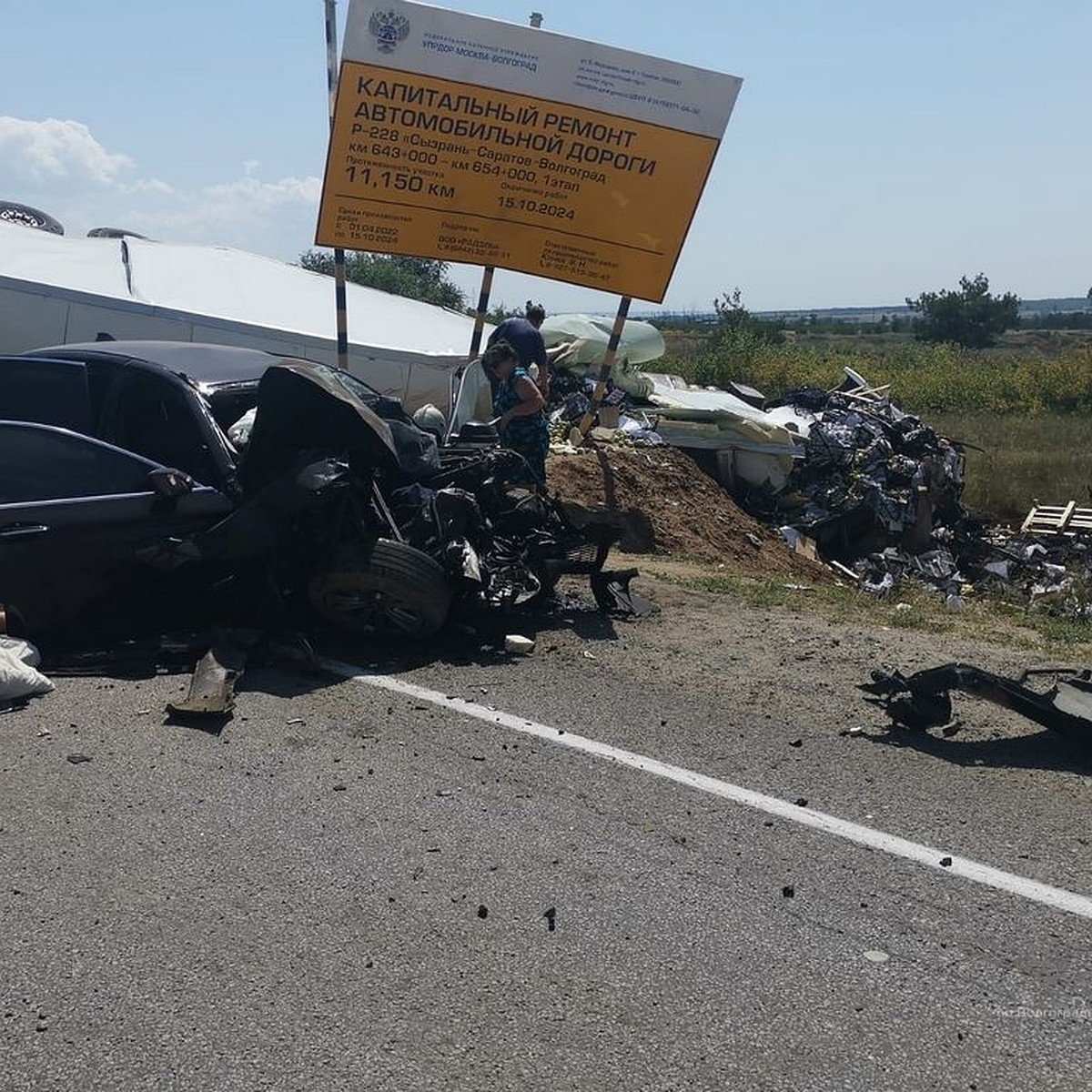 В Волгоградской области в жуткой аварии с фурой и двумя иномарками погибли  3 человека - KP.RU