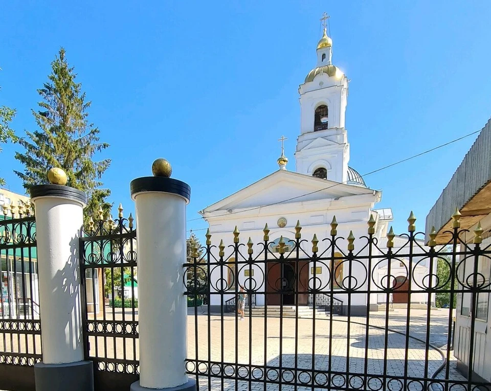 Чугунные шары украшали забор главного храма Оренбурга