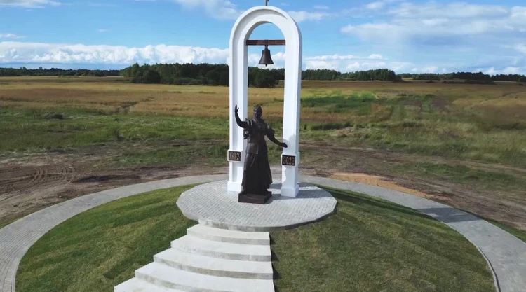 В Смоленской области установили памятник участнице Отечественной войны 1812 года Василисе Кожиной