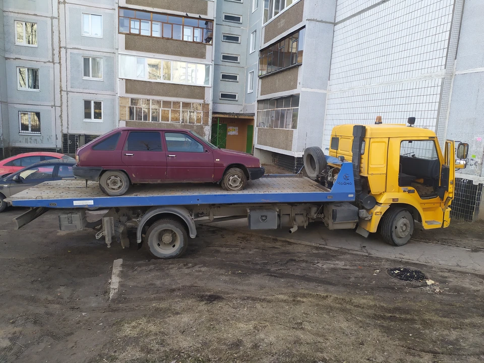 Администрация Ульяновска продолжает очищать улицы города от бесхозных автомобилей