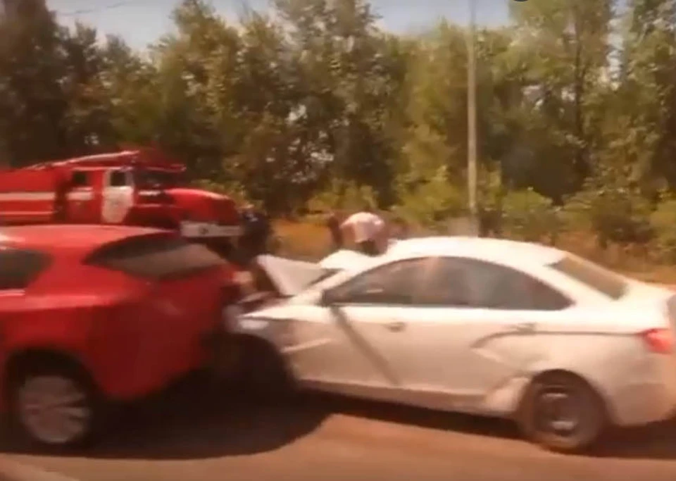 В массовом ДТП под Тулой пострадали два человека