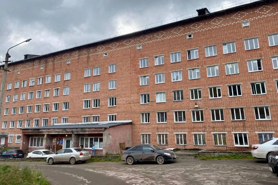 Главный корпус Усть-Кутской районной больницы ремонтируют по графику. Фото: правительство Иркутской области.