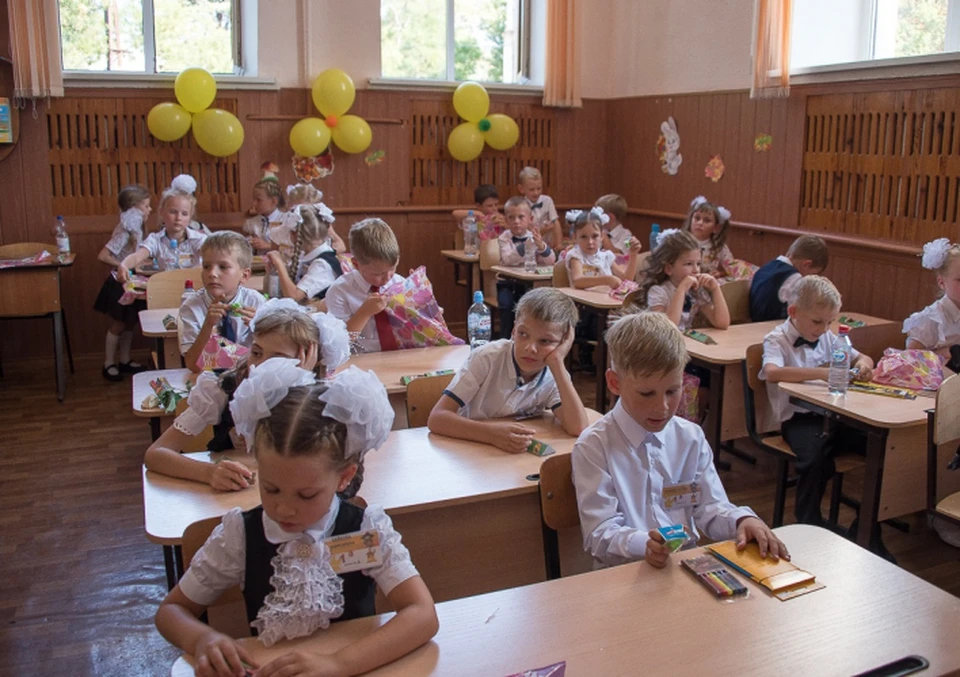 В этом году Севастополь помогает подготовиться к новому учебному году подшефному Мелитополю. Фото: ЦУР