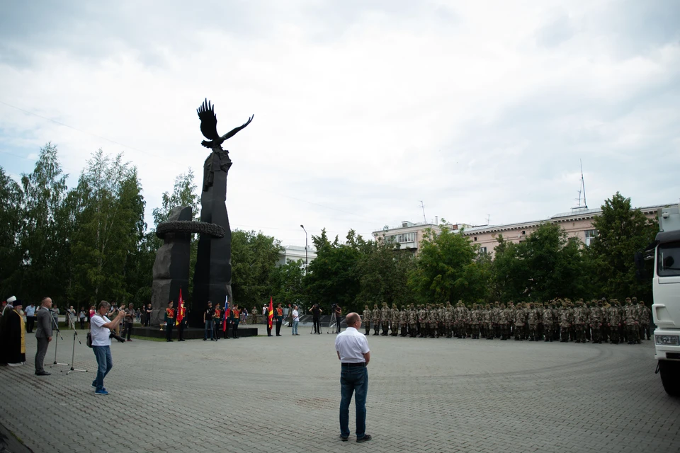 Первая отправка батальона «Южноуралец» состоялась в июле, но и до этого добровольцы подписывали контракты