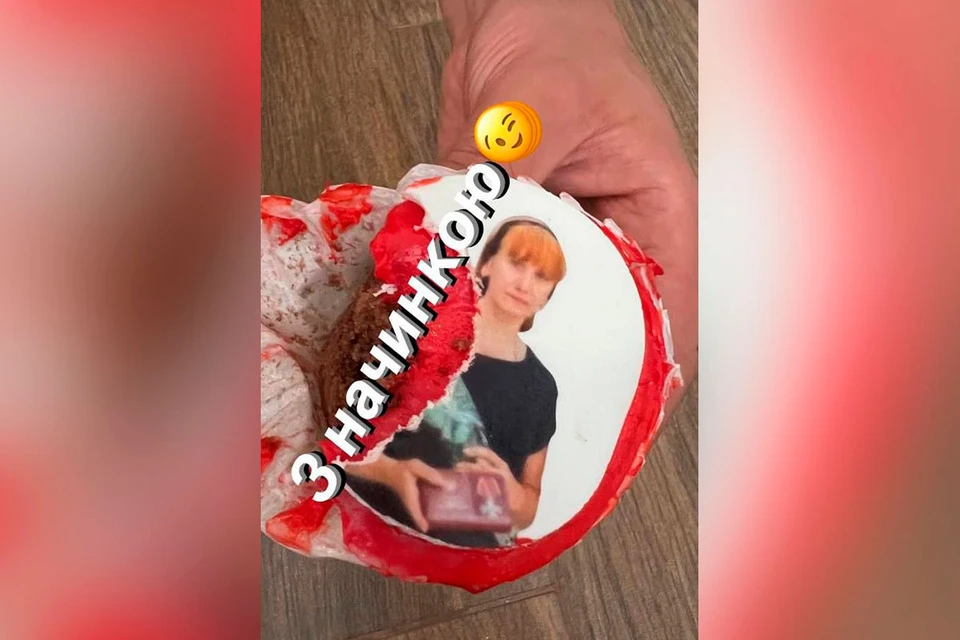 В Киеве начали продавать кексы с фотографиями вдов и матерей убитых российских военных