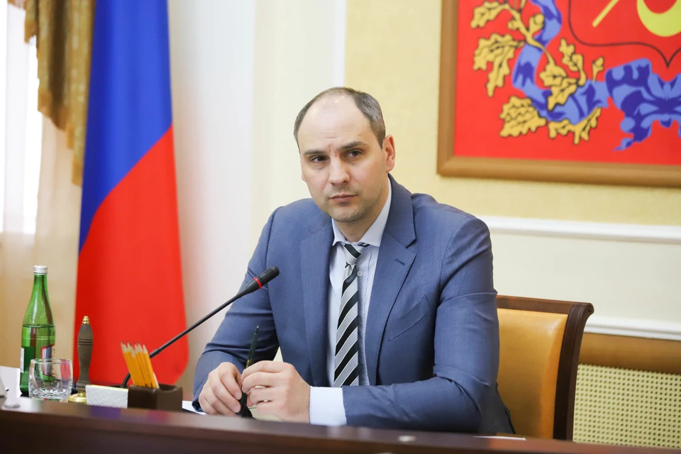Губернатор встретился с выпускником лицея одаренных детей Александром Хромовым