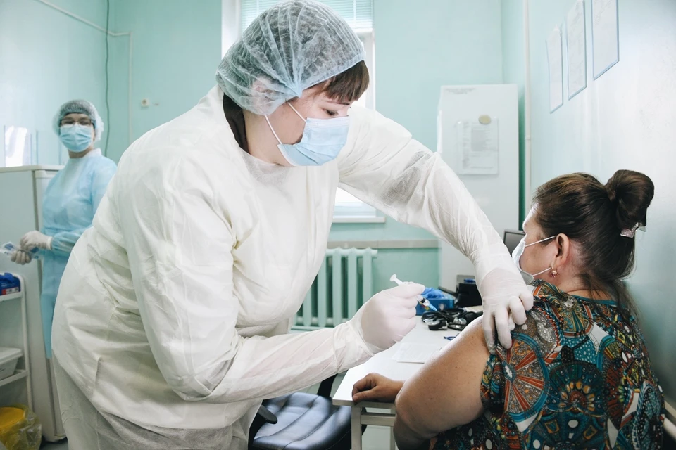 Два компонента вакцины получили 379 209 амурчан Фото: правительство Амурской области