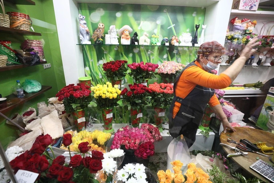 Накануне первого сентября на цветы, конечно же, повышенный спрос.