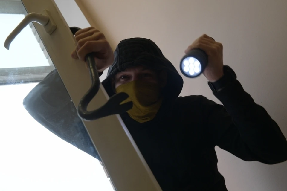 Томич пробрался в дом и выкрал телевизор вместе с дополнительным оборудованием