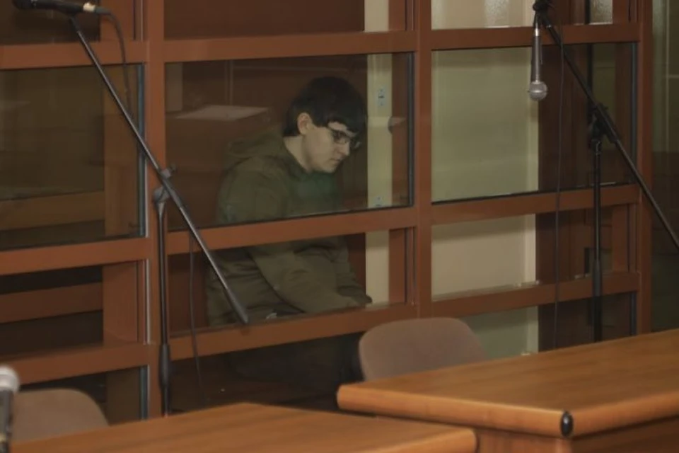 Судья разрешил подсудимому давать показания сидя, так как Бекмансуров является инвалидом.