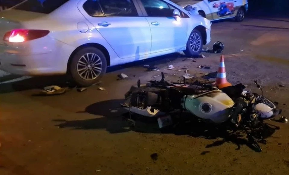 Видео гибели 16-летнего подростка на мотоцикле, попавшего под колеса «Пежо», появилось в сети