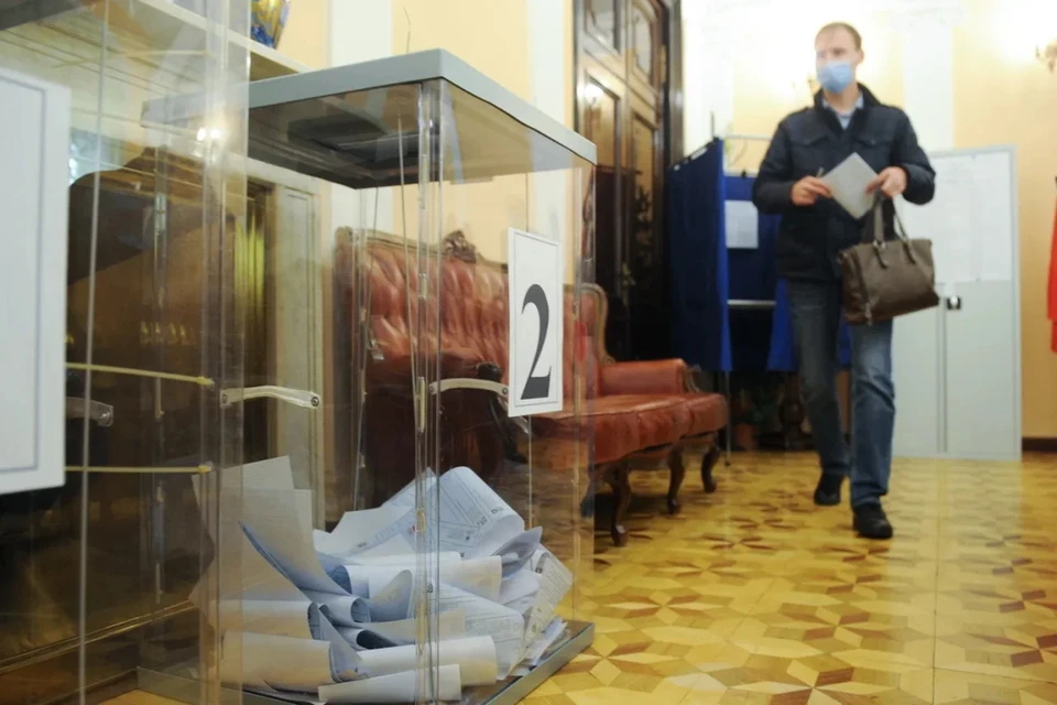 Явка избирателей в первый день муниципальных выборов в Ленобласти составила лишь семь процентов.