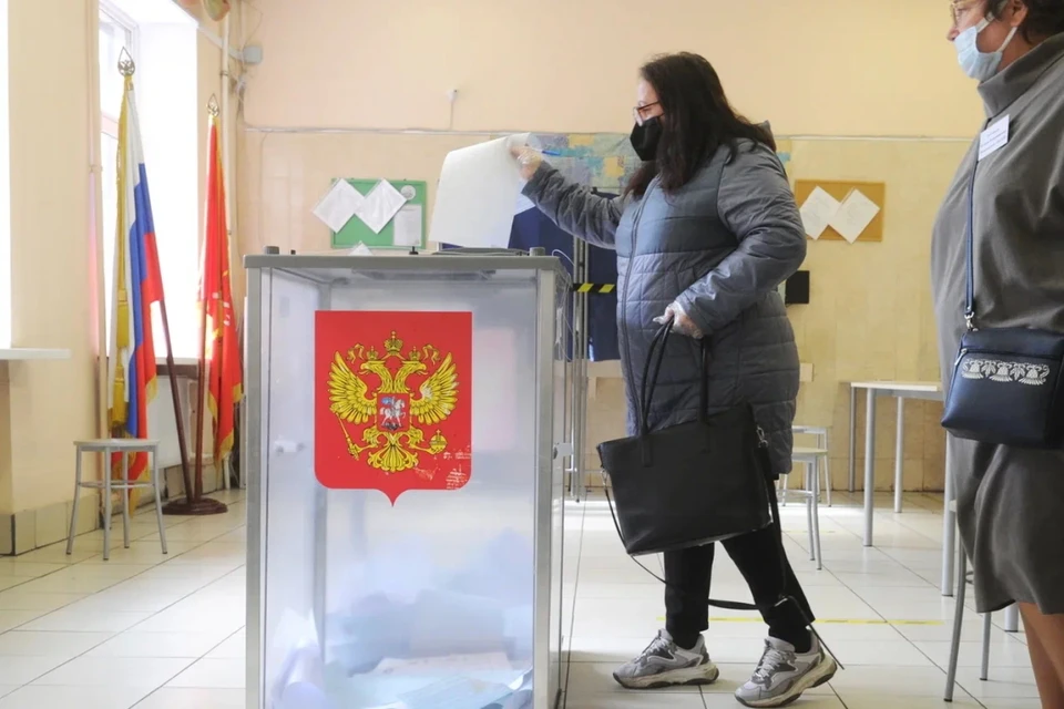 В Петербурге стартовали дополнительные выборы муниципальных депутатов.