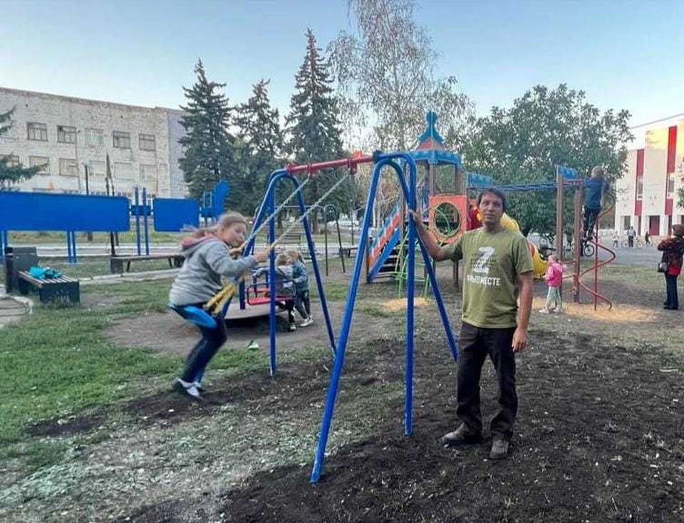 Детскую площадку обустроили в парке центра досуга "Снежинка"