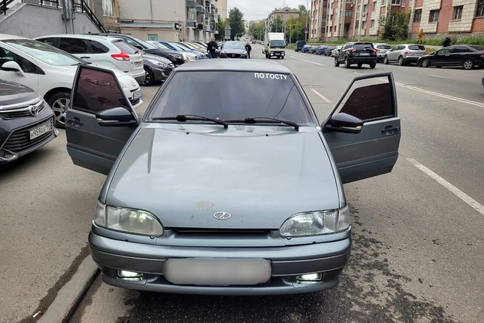 Светопропускание пленки на машине мужчины не соответствовало требованиям технического регламента Фото: ГИБДД Екатеринбурга
