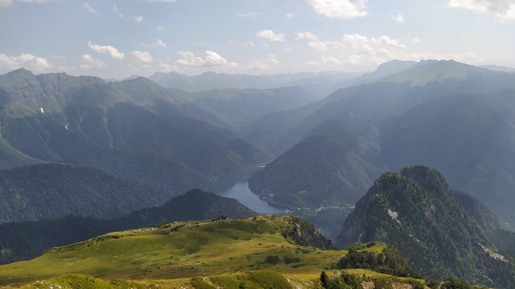Фантастические пейзажи, медведи и акклиматизация: как журналист «КП» неделю ходила по горам Абхазии