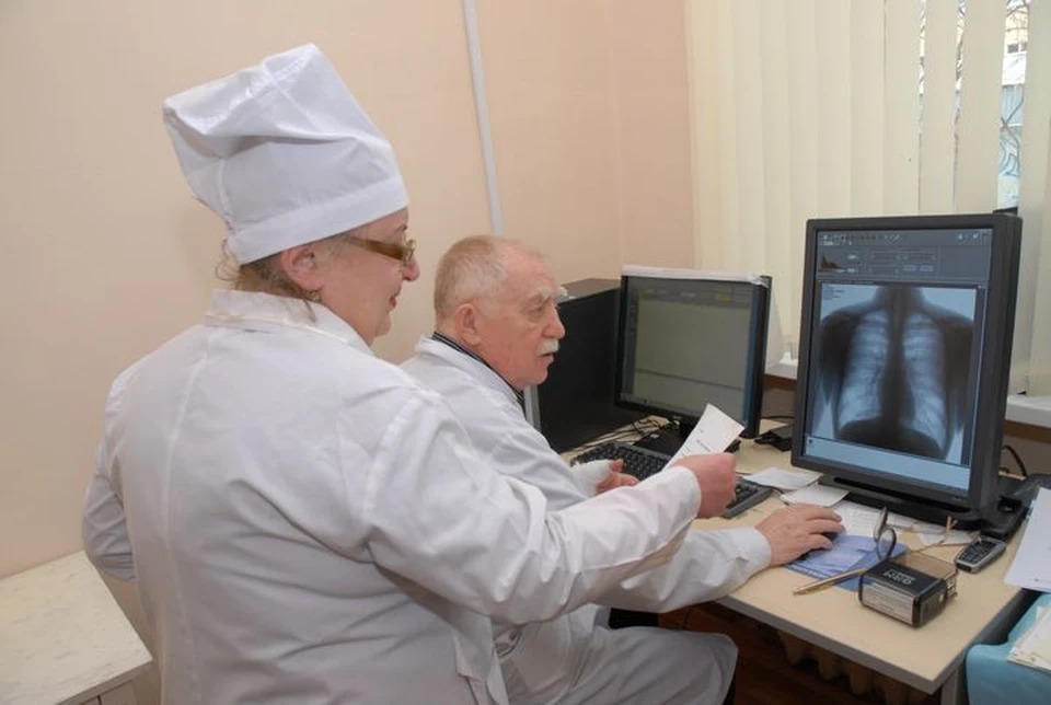 Медики Тульской области, работающие с ковидными пациентами, получат дополнительные выплаты