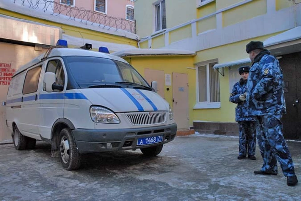 В Туле на Калужском шоссе полиция задержала двоих мужчин