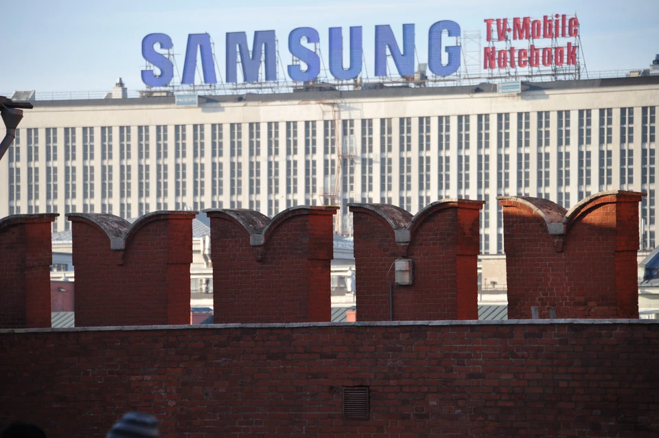 "Известия": Samsung планирует вернуться на российский рынок до конца 2022 года