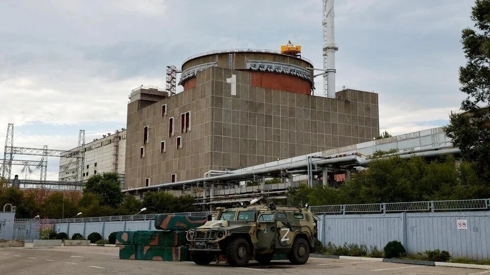 Обстрелы ВСУ повредили спецкорпус и систему охлаждения Запорожской АЭС