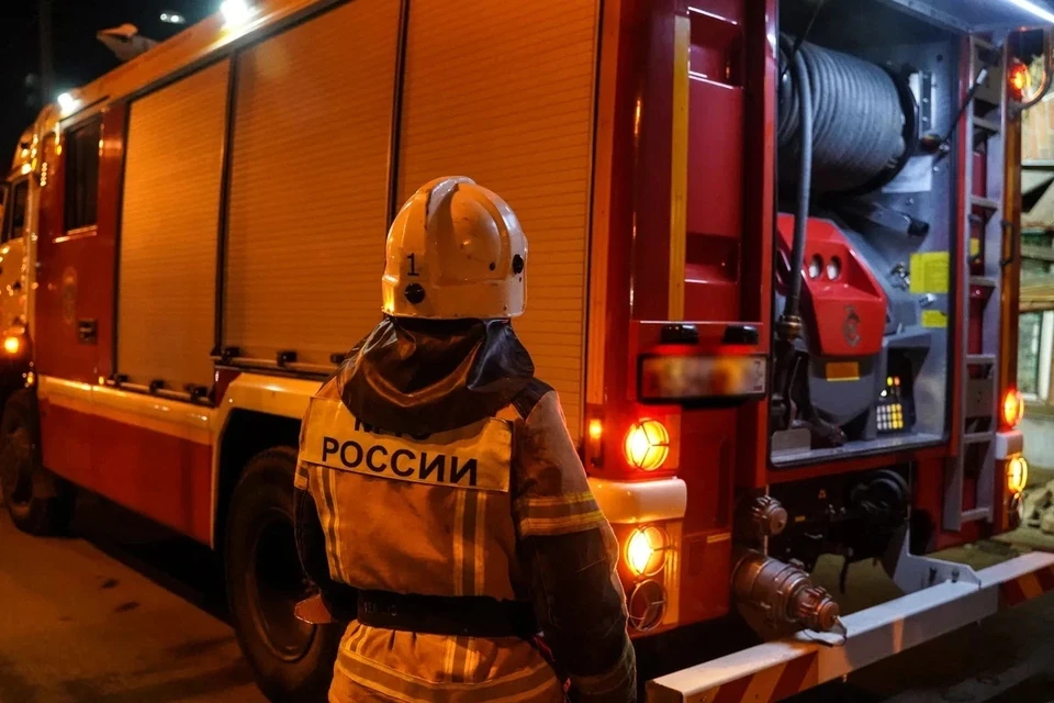 Специалисты эвакуировали людей