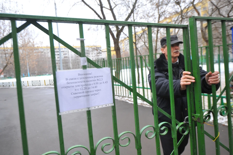 Алексей Русских поручил провести в Ульяновской области аттестацию школьных охранников