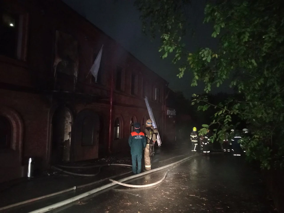 Ресторан «Абрикос» горел ночью в центре Нижнего Новгорода.