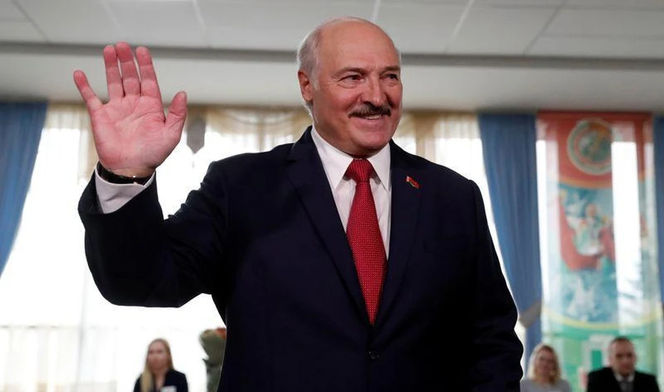 Белорусский лидер Александр Лукашенко запретил повышать цен на все товары в республике