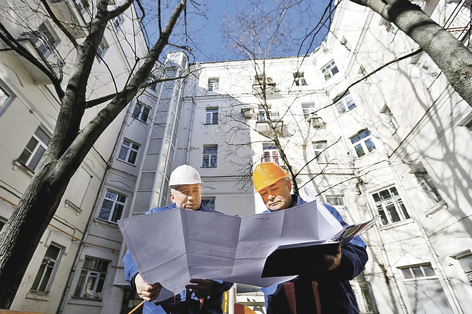 The Housing Inspectorate will monitor the quality of home repairs more closely.  Let's hope that roofs and pipes will leak less often.  Photo: Kirill ZYKOV/Moskva Agency
