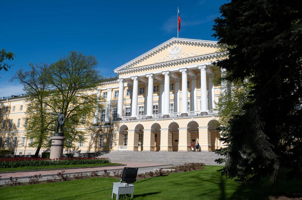 Петербург получит дополнительные деньги на социальные выплаты.