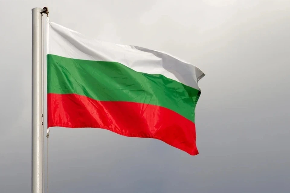 Болгария приостановила действие безвизового режима для россиян со служебными паспортами