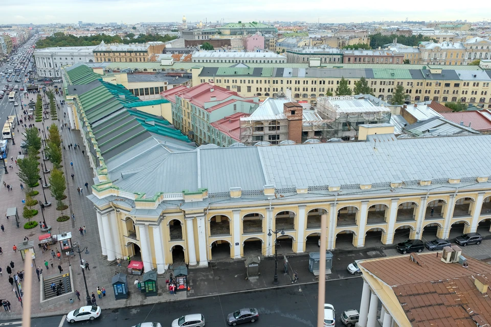 На Невском проспекте открылась выставка «Вечерний Санкт-Петербург»: 105 лет с городом»