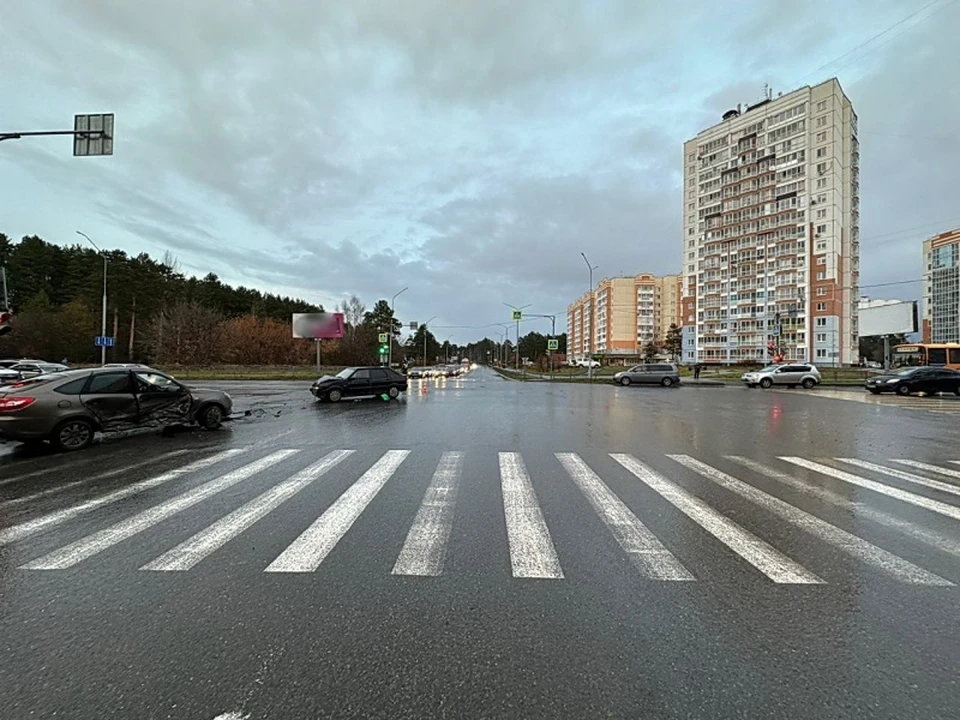 Водитель "Lada Granta" не уступил встречному автомобилю.