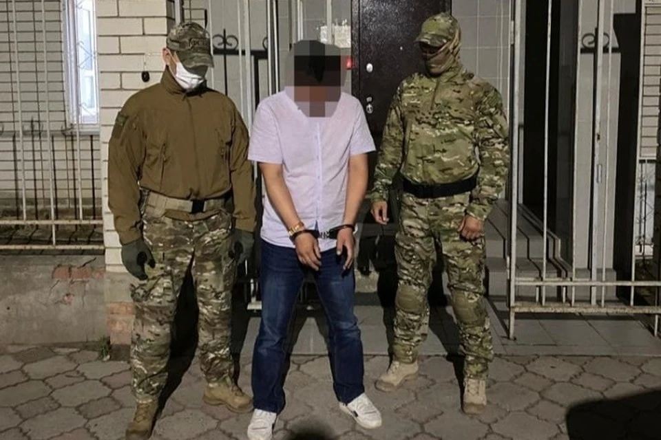 Во время звонка мужчина потребовал заплатить ему десятую часть от размера контракта, чтобы работать без проблем. Фото: СУ СК по Республике Калмыкия
