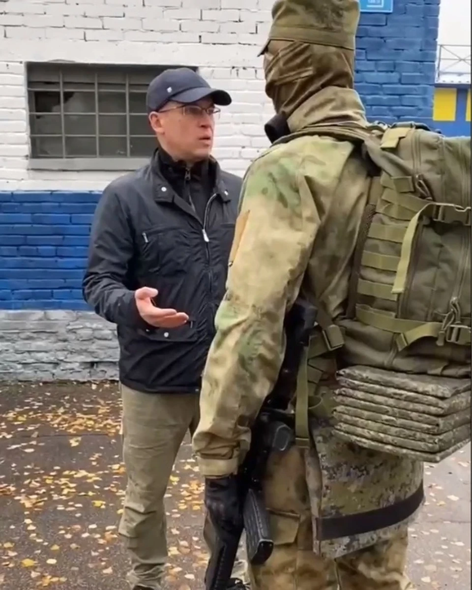 Со всеми просьбами солдат глава пообещал разобраться. Фото: скриншот из видео Александра Бречалова @a.brechalov