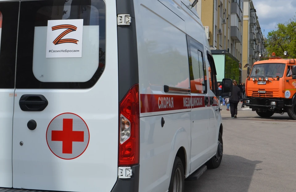 При обстреле Шебекино двое жителей погибли до приезда скорой — это мужчина и четырнадцатилетний ребенок.