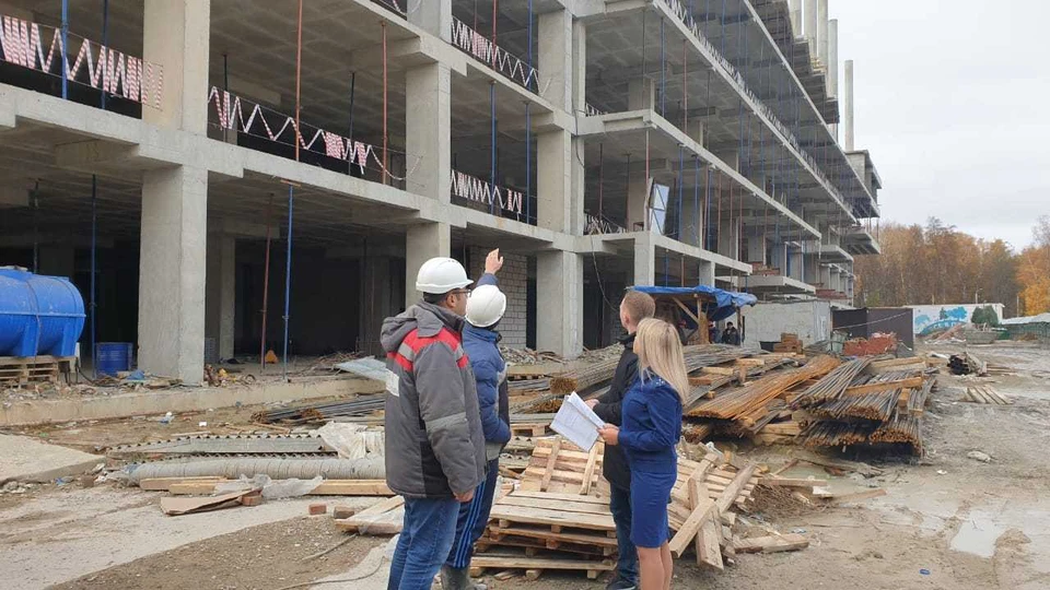 Стройку аквапарка в Туле проверила прокуратура после падения трубы рядом со школьницей