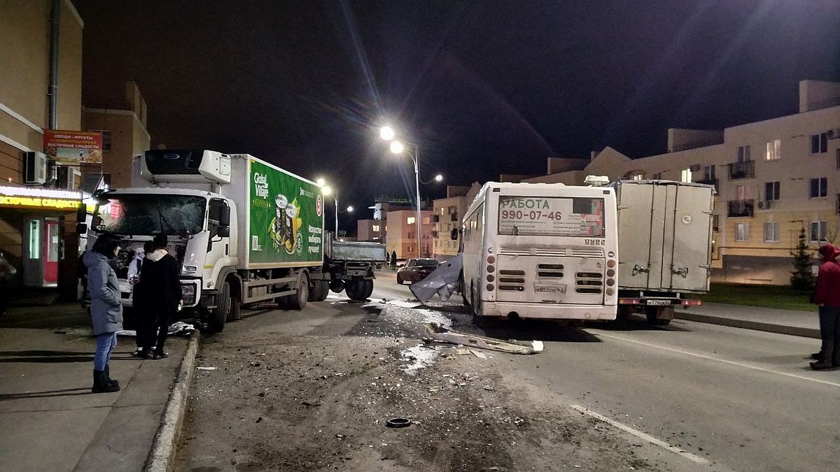 В полиции прокомментировали массовое ДТП с семью автомобилями в Самаре -  KP.RU