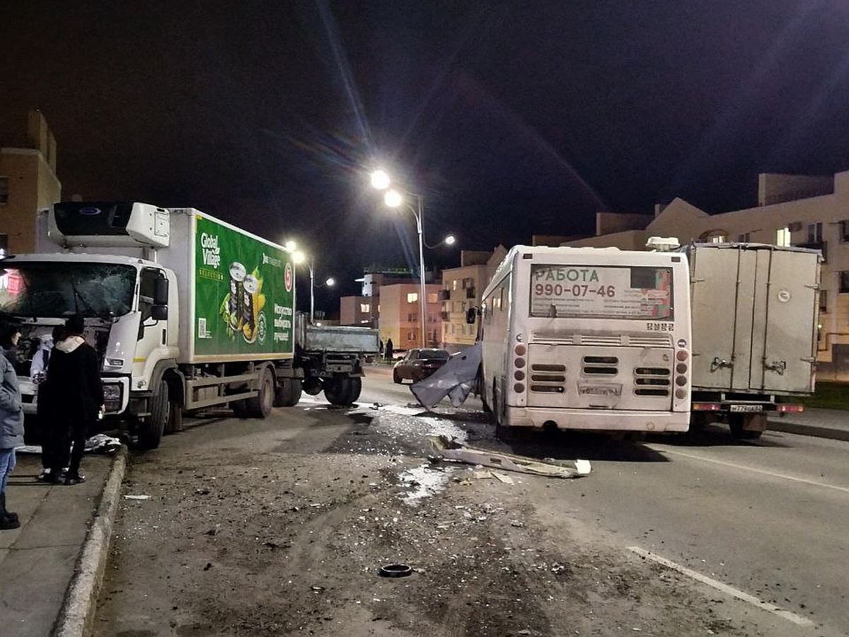 В полиции прокомментировали массовое ДТП с семью автомобилями в Самаре -  KP.RU