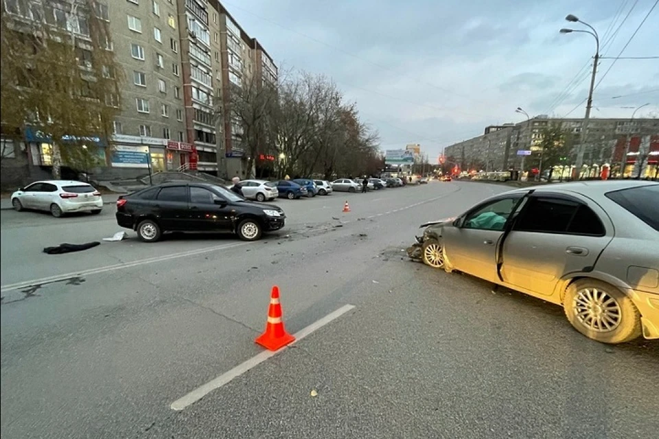 Авария произошла на улице Сыромолотова. Фото: отделение пропаганды ГИБДД по Екаатеринбургу