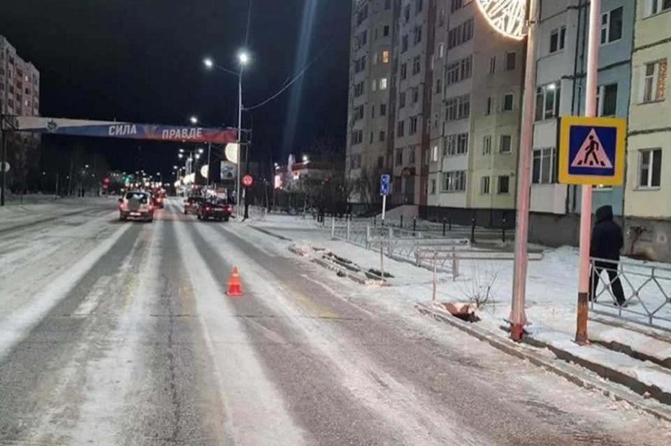 ДТП произошло в четверг вечером на пешеходном переходе. Фото: пресс-служба ГИБДД Ямала