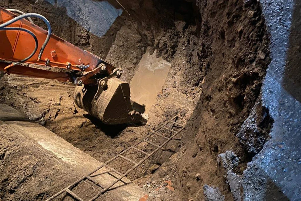 Порыв на водопроводе в Барнауле