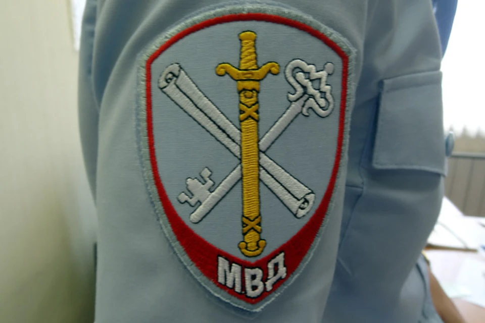 В Тюмени пенсионерка накинулась на мужа с ножом из-за неправильно повешенных штор.