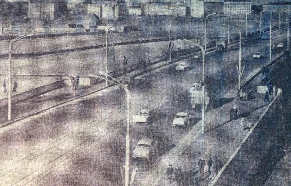 6 ноября 1972-го. Накануне вечером эстакадный мост торжественно открыли, а сегодня – его первый рабочий день. Нынче так пустынно на нем бывает разве что ночью.