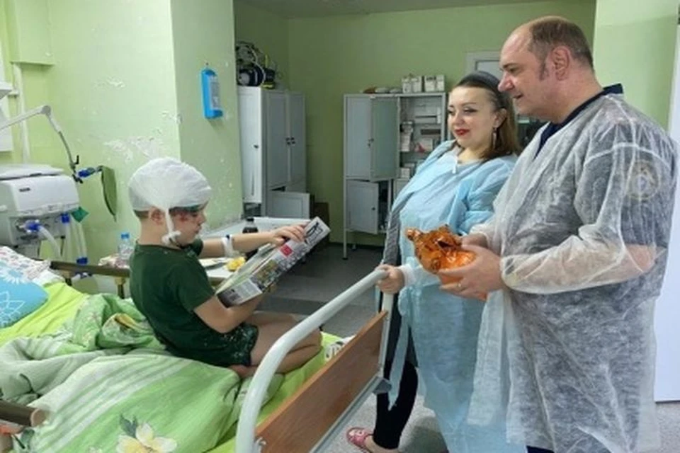 Светлана была с ярким макияжем, когда следователи навестили их с сыном в больнице. Фото: СУ СК РФ по Новосибирской области.