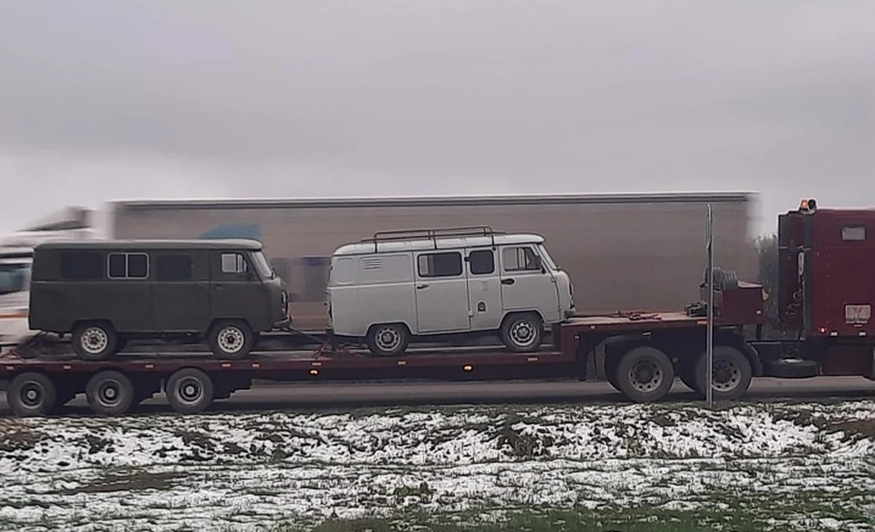 Главы сельских поселений Верхнеусловского района лично передали мобилизованным автомобили. Фото: пресс-служба Администрации Верхнеуслонского района Татарстана