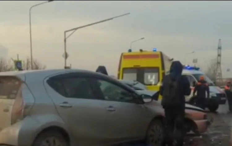 Смертельный отбойник: в Комсомольске в жуткой аварии погибла женщина