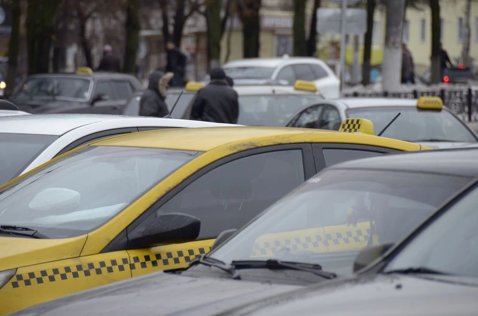 В Туле резко перестали работать агрегаторы такси